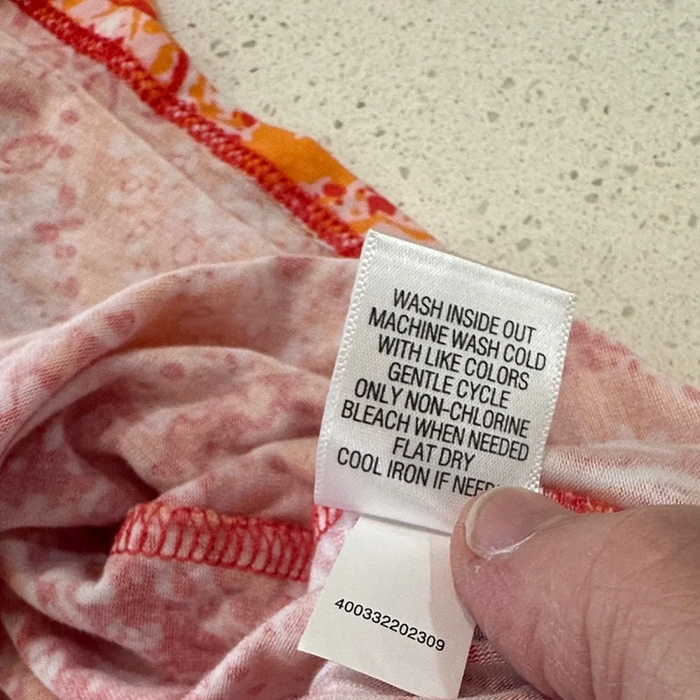 ⚠️Dana Buchman Red and Orange Patterned Blouse - Picture 8 of 8